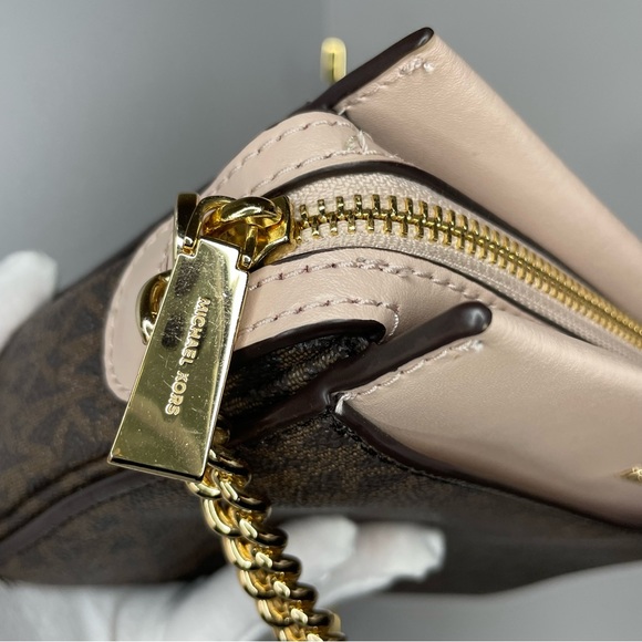 Jet Set Large Logo Chain Crossbody Bag - Picture 7 of 16